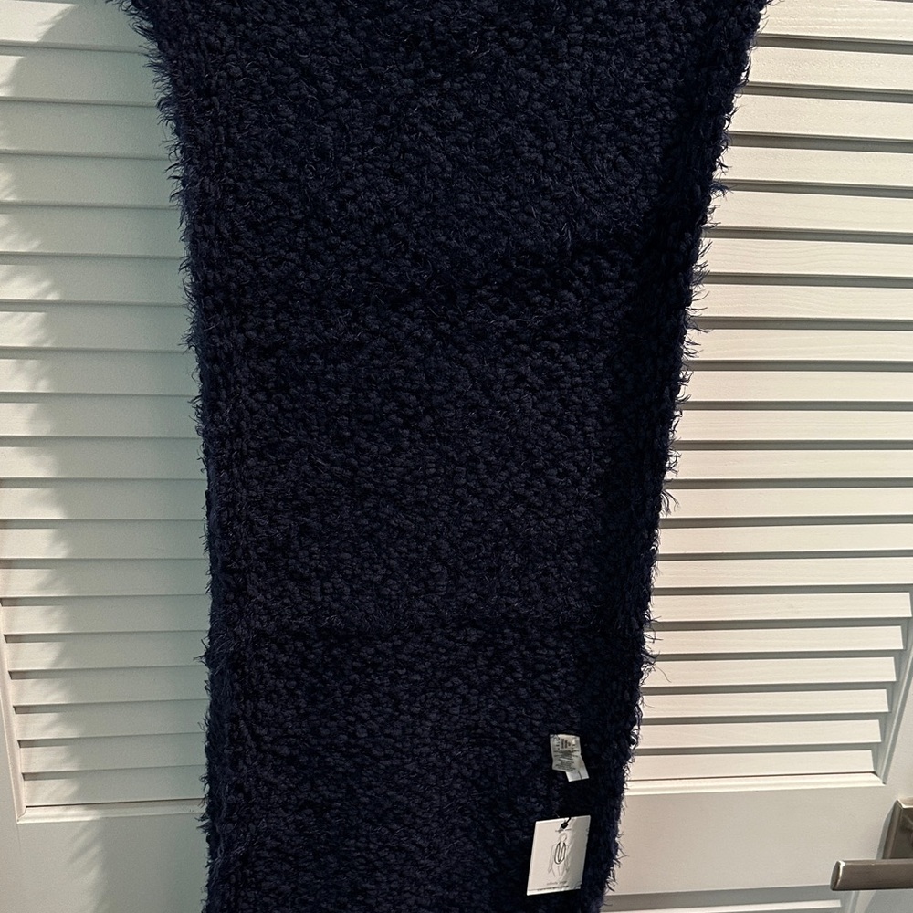 NWT Calvin Klein Marine Navy Circle Scarf Wrap in extra soft Chenille fabric.
